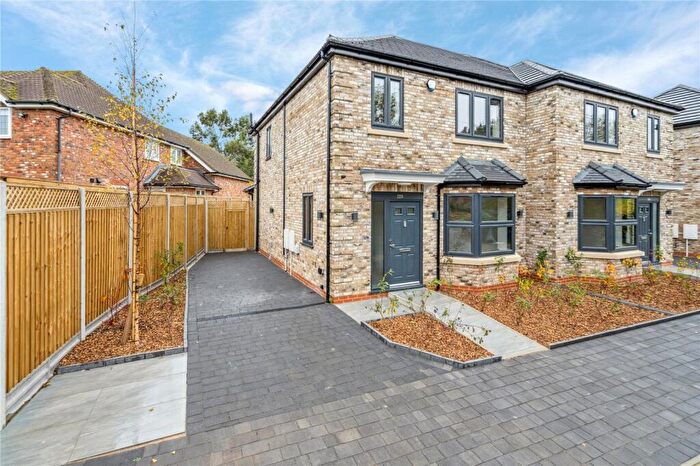 3 Bedroom Semi-Detached House To Rent In New Pond Road, Holmer Green, High Wycombe, Buckinghamshire, HP15