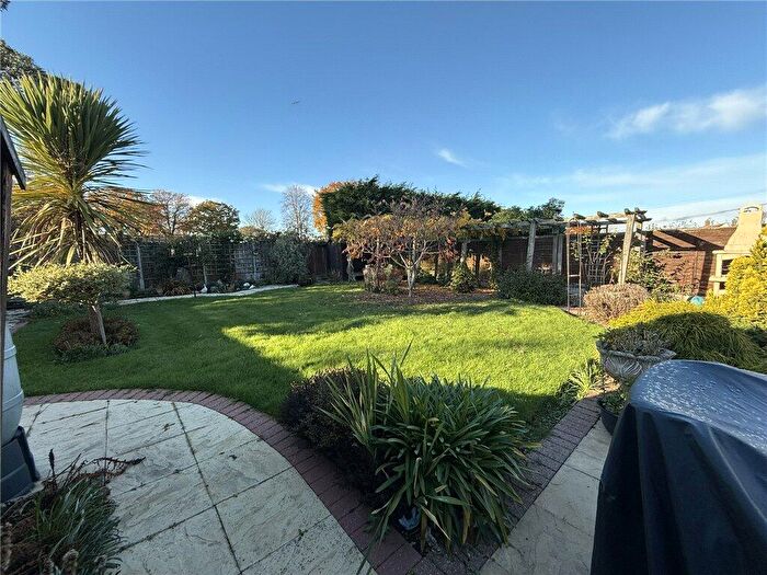 3 Bedroom Bungalow For Sale In Jaywick Lane, Clacton-on-Sea, Essex, CO15