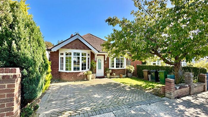 3 Bedroom Detached Bungalow For Sale In Park Drive, Hastings, TN34
