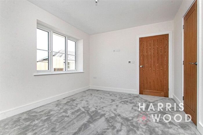 2 Bedroom Detached Bungalow For Sale In Weavers Close, Brightlingsea, Colchester, CO7