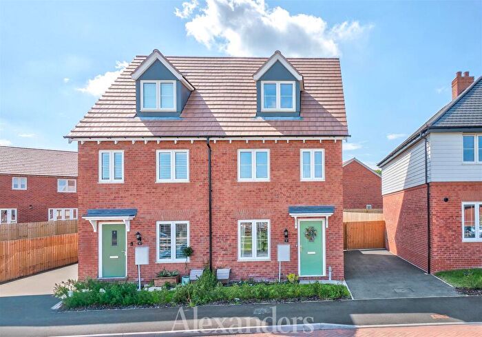 3 Bedroom Semi-Detached House For Sale In Sandlant Court, Ashby-de-la-Zouch, LE65