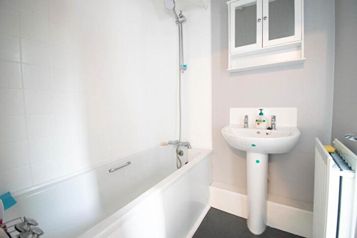 2 Bedroom Flat To Rent In Bayswater Road, Newcastle Upon Tyne, NE2