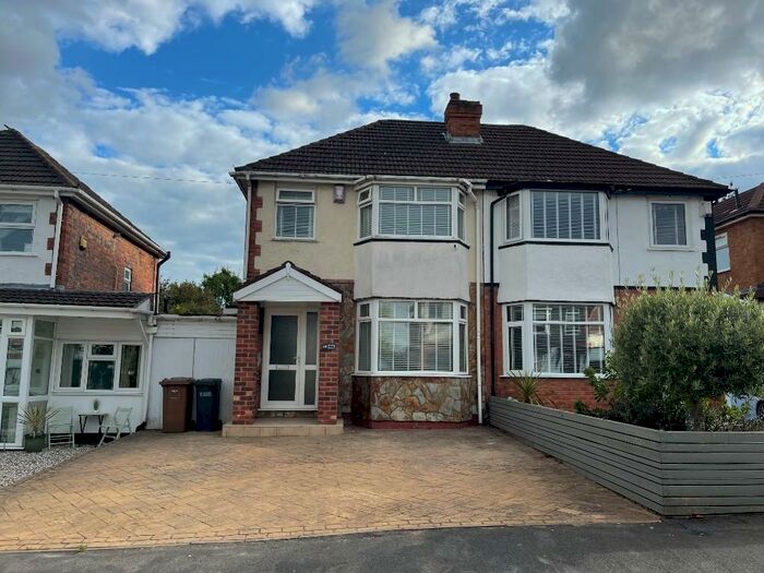 3 Bedroom Semi-Detached House To Rent In Irving Road, Solihull, West Midlands, B92
