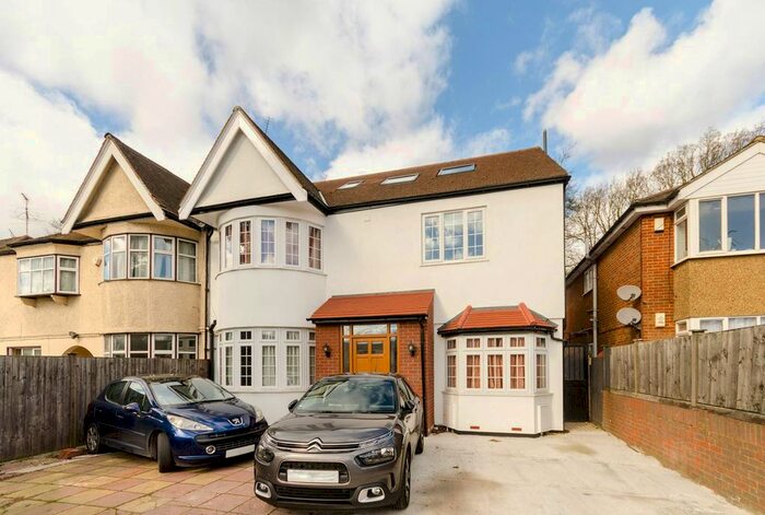 Studio To Rent In Roehampton Vale, Roehampton, London, SW15