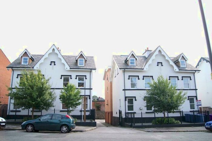 2 Bedroom Apartment To Rent In Aigburth Vale, Liverpool, L17