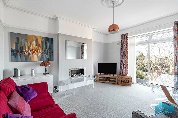 1 Bedroom Flat For Sale In Cecile Park, Crouch End, London, N8