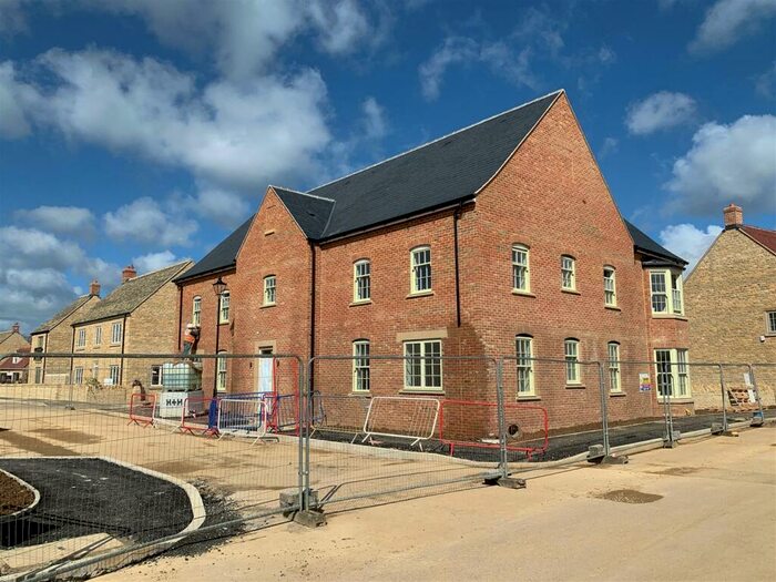 2 Bedroom Apartment To Rent In Rose Drive, Park View, Woodstock, OX20