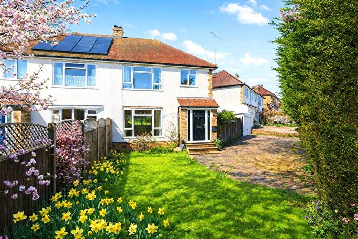 3 Bedroom Semi Detached House For Sale In Farm Road, Frimley, Camberley, Surrey, GU16