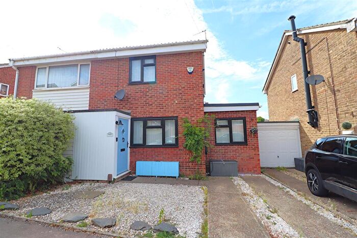 2 Bedroom Semi-Detached House For Sale In Nightingale Close, Rainham, ME8