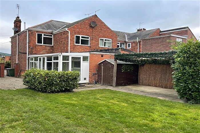 3 Bedroom Terraced House To Rent In Main Street, HU16