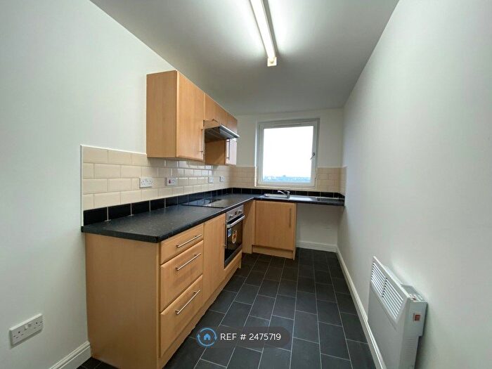 3 Bedroom Flat To Rent In Candia Tower, Liverpool, L5