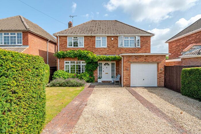 4 Bedroom Detached House For Sale In Naphill, Buckinghamshire, HP14