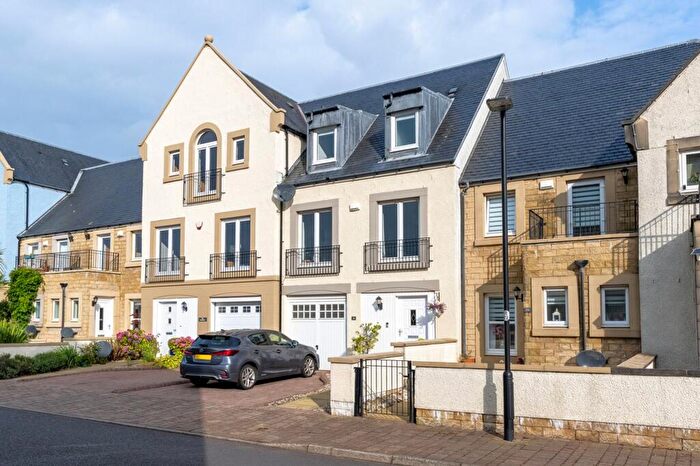 4 Bedroom Detached House For Sale In Harbourside, Inverkip, PA16