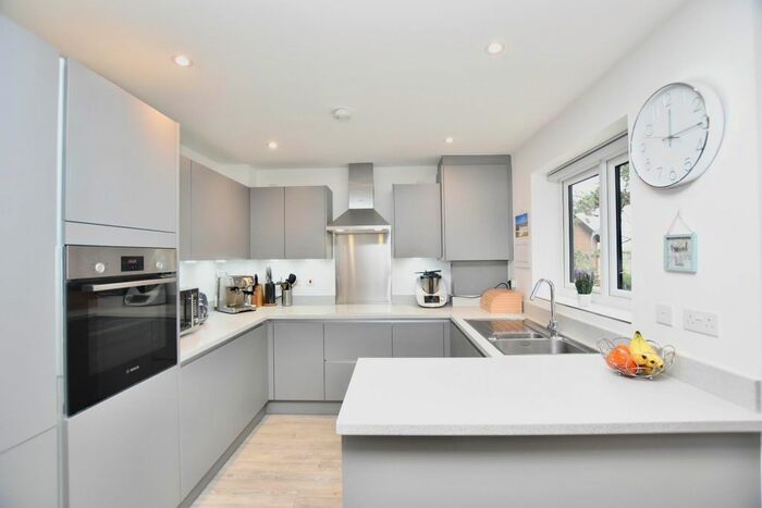 3 Bedroom Semi-Detached House To Rent In Hurley Drive, Bracknell, RG12