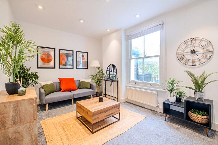 2 Bedroom Flat For Sale In Wellfield Road, Streatham, London, SW16