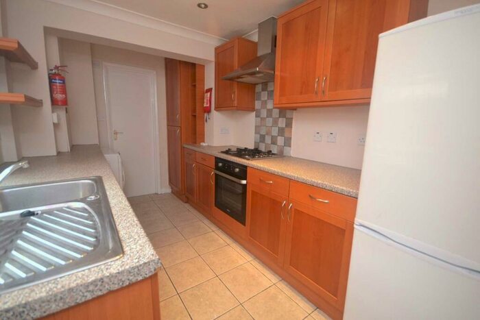 4 Bedroom Terraced House To Rent In Donnington Gardens, Reading, RG1