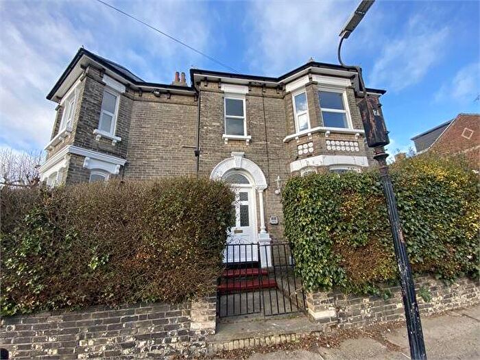 4 Bedroom Semi-Detached House To Rent In Hospital Road, Colchester, Essex., CO3