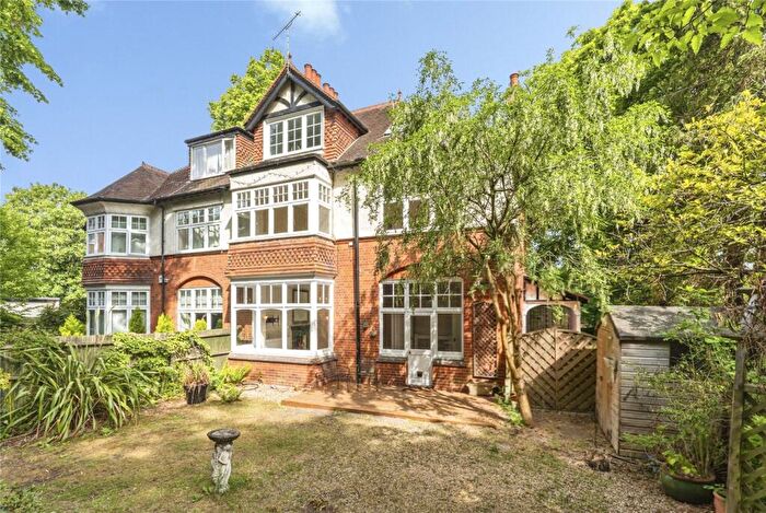 1 Bedroom Flat For Sale In Upper Gordon Road, Camberley, Surrey, GU15