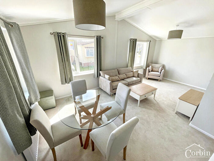 2 Bedroom Park Home For Sale In New Road, Bournemouth, BH10
