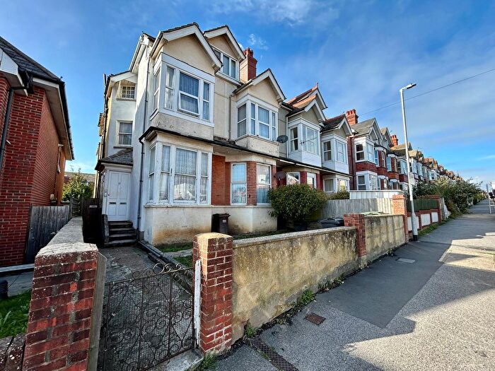 3 Bedroom Flat For Sale In Amherst Road, Bexhill On Sea, TN40