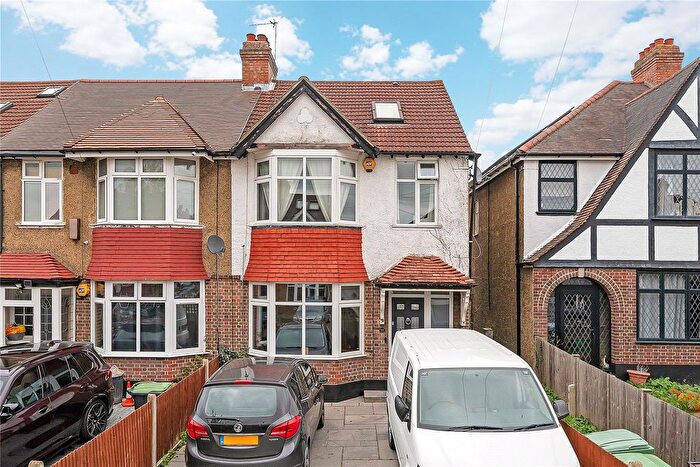 4 Bedroom End Of Terrace House For Sale In Gordon Road, Beckenham, BR3