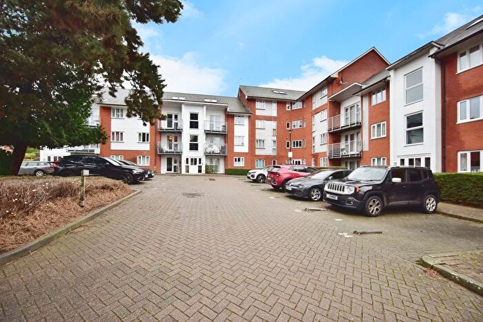 3 Bedroom Flat For Sale In Holland Road, Maidstone, ME14