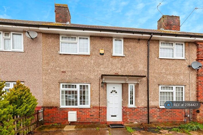 3 Bedroom Terraced House To Rent In Waterbeach Road, Slough, SL1
