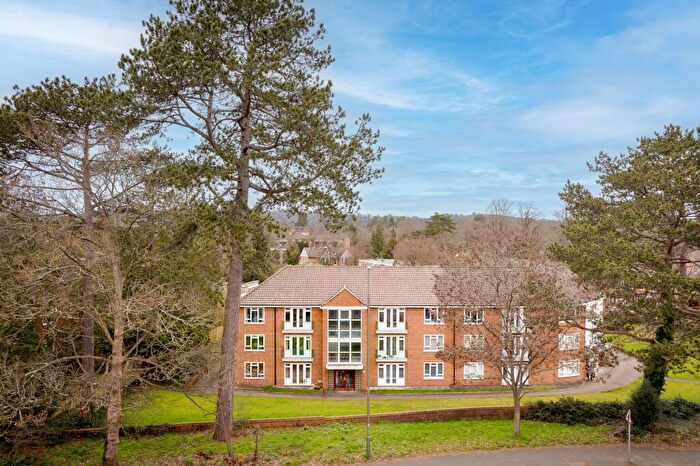 2 Bedroom Flat For Sale In Wray Common Road, Reigate, RH2