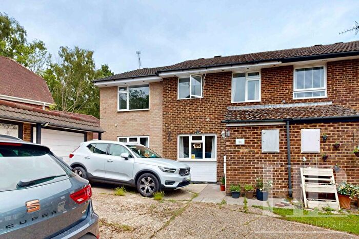 4 Bedroom Semi-Detached House To Rent In Stace Way, Worth, RH10