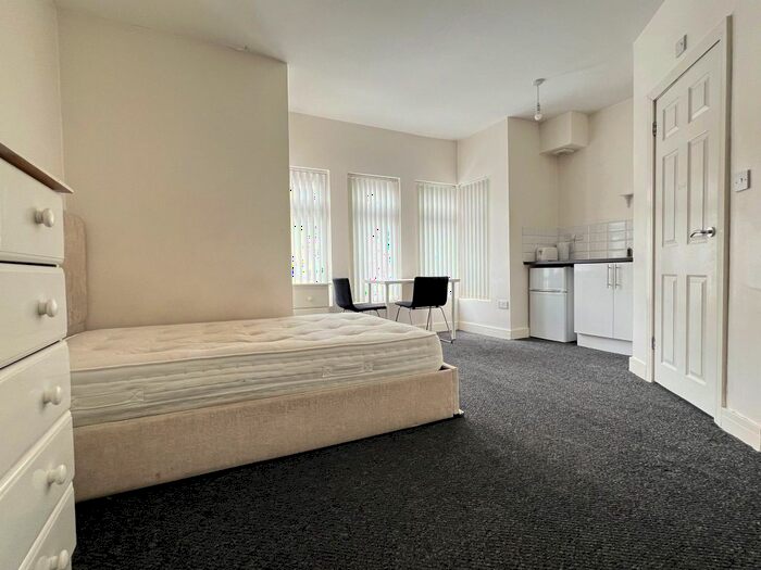 1 Bedroom Studio To Rent In Chatsworth Road, Luton, LU4
