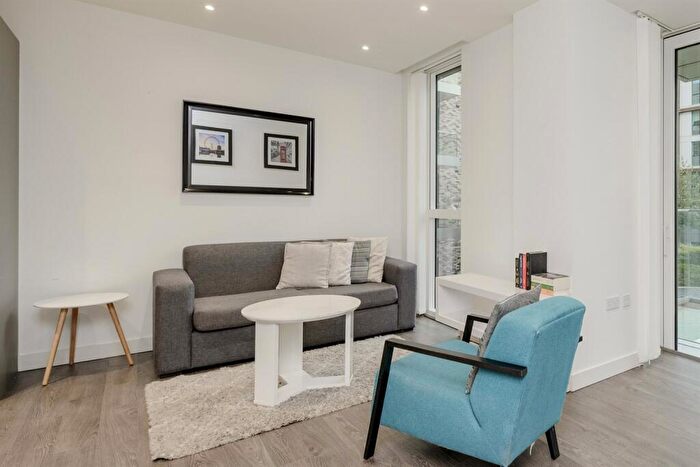 2 Bedroom Apartment To Rent In Odell House, Woodberry Down, N4