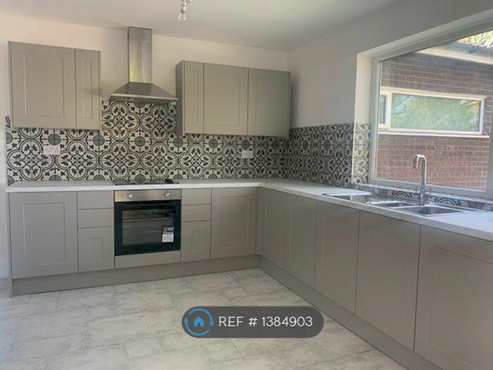 2 Bedroom Flat To Rent In Menlove Avenue, Liverpool, L18