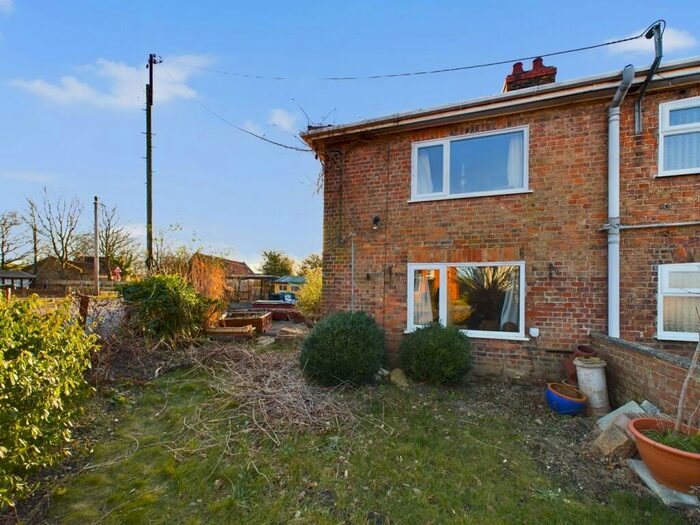 2 Bedroom Semi-Detached House For Sale In Stow Road, Wiggenhall St Mary Magdalen, King's Lynn, PE34