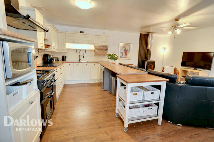 4 Bedroom Detached House For Sale In Ty Bryn Road, Abertillery, NP13