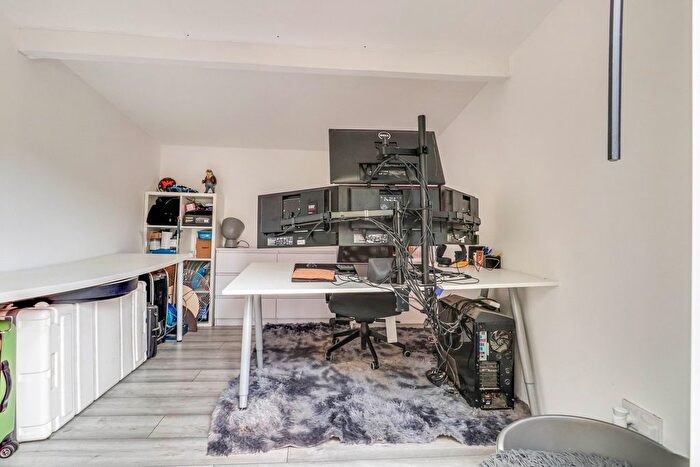 1 Bedroom Flat For Sale In High Street, Shoeburyness, SS3