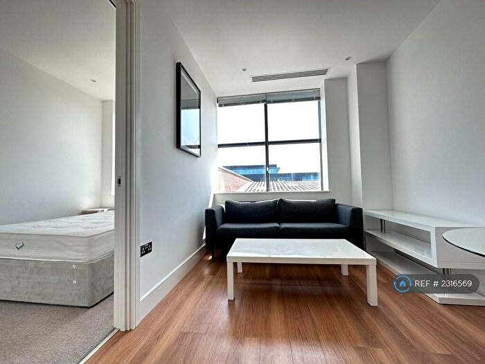 1 Bedroom Flat To Rent In Atria House, Slough, SL1