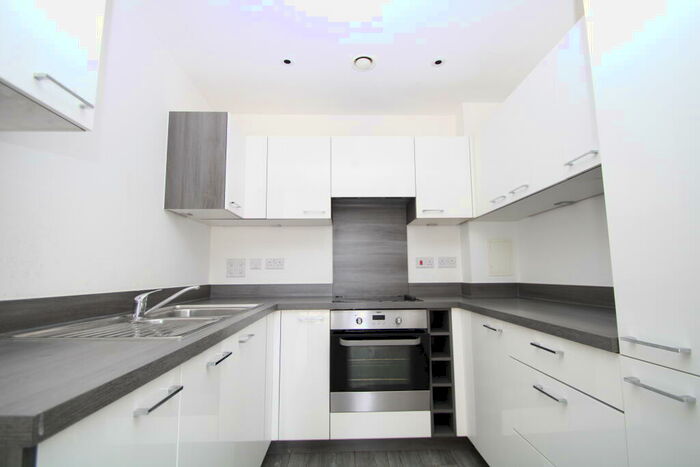 2 Bedroom Apartment To Rent In Cabot Close, Croydon, CR0