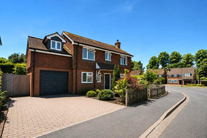 4 Bedroom Detached House To Rent In Chestnut Way, Godalming, Surrey, GU7