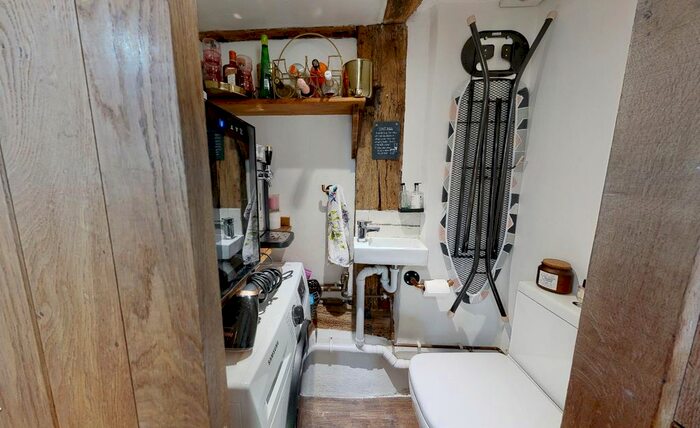 2 Bedroom Cottage For Sale In Roseacre Lane, Bearsted, Maidstone, ME14