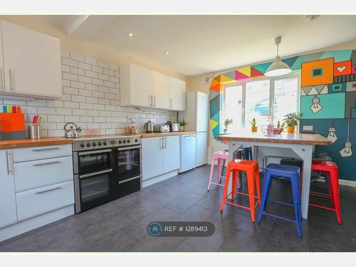 9 Bedroom Semi-Detached House To Rent In Nyetimber Hill, Brighton BN2