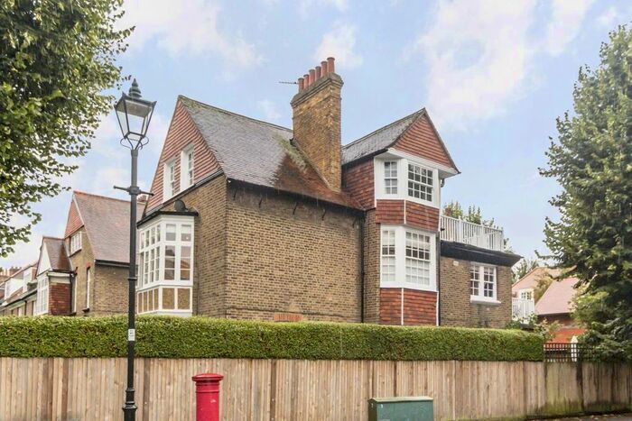 1 Bedroom Flat To Rent In The Avenue, London, W4