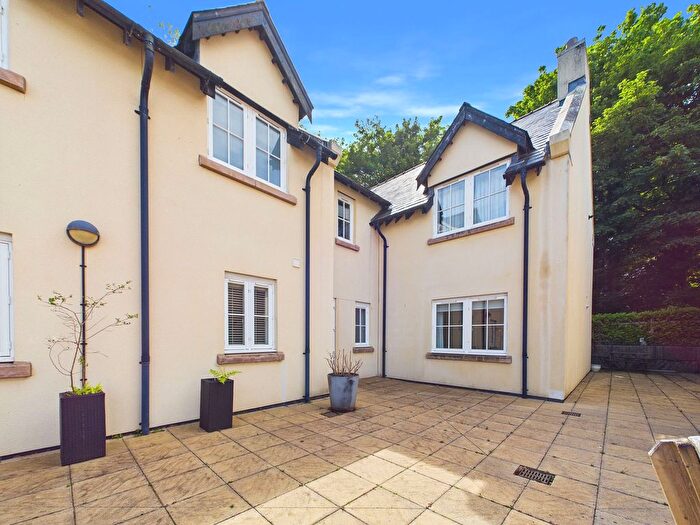 2 Bedroom Flat For Sale In St. Brides Hill, Saundersfoot, SA69