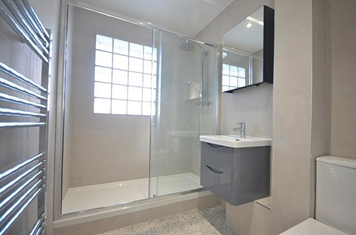 3 Bedroom Apartment To Rent In Campbell Road, London, E3