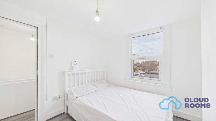 1 Bedroom Flat To Rent In Fore Street, N18