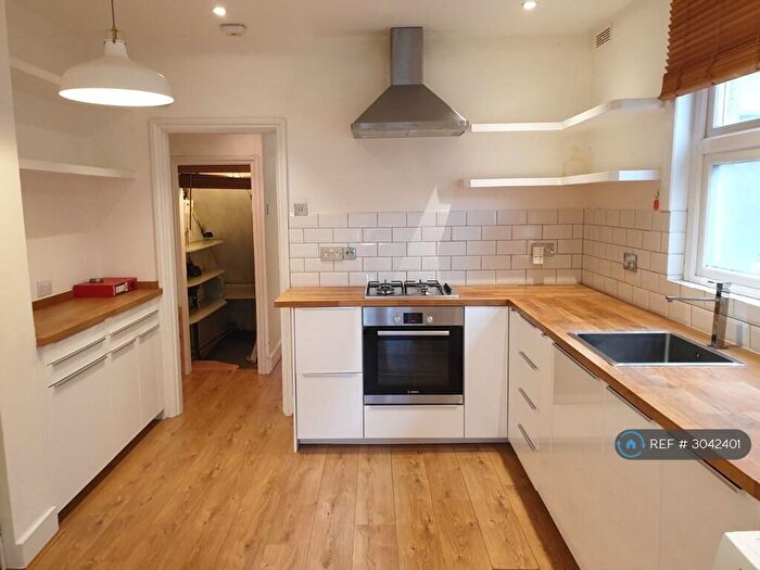 1 Bedroom Flat To Rent In Bruce Road, Mitcham, CR4