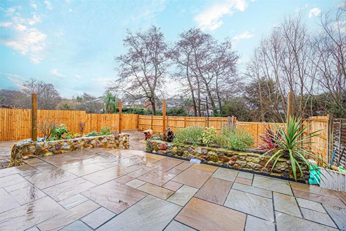 2 Bedroom Detached Bungalow For Sale In Ashford Road, Hastings, TN34