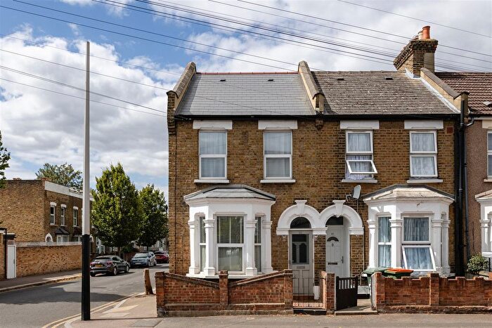 3 Bedroom End Of Terrace House For Sale In Station Road, Forest Gate, E7
