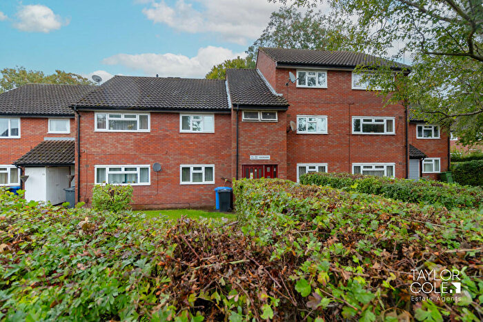 2 Bedroom Apartment For Sale In Ealingham, Wilnecote, B77