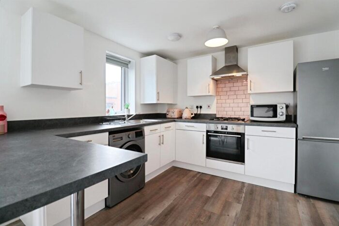 2 Bedroom Flat For Sale In Clos Y Rheilffordd, Barry, CF62