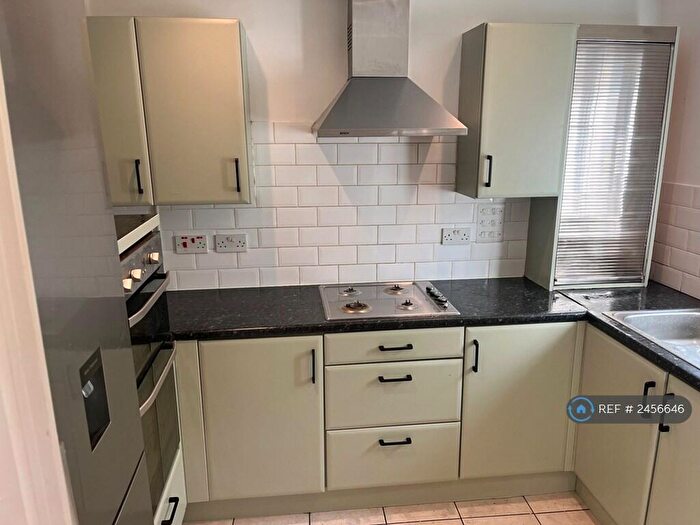 3 Bedroom Semi-Detached House To Rent In Weycombe Road, Haslemere, GU27